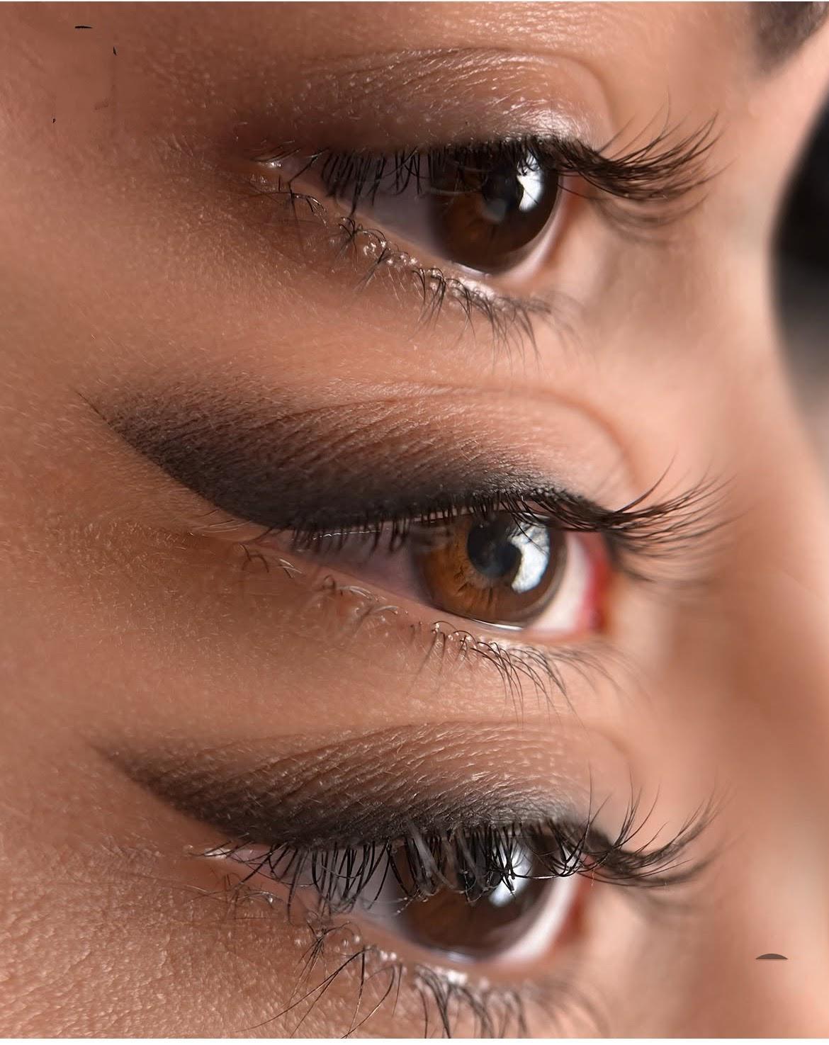 Permanente eyeliner en wenkbrauwen door Nina